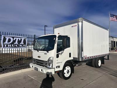 Chevrolet W5500 16 ft Refrigerated Truck - 6 Speed Automatic