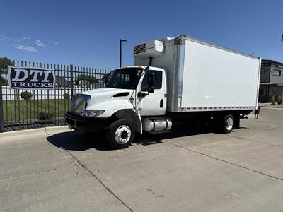 International MV Refrigerated Truck - 220HP, Automatic, Thermo King, Liftgate