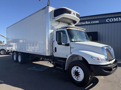 International MV 28 ft Refrigerated Truck - 300HP, Automatic, Carrier