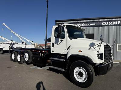 Freightliner 114SD Tri Axle Roll Off Truck - Detroit, 410HP, 10 Speed Ultrashift Amt