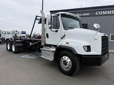 Freightliner 114SD Roll Off Truck - Detroit, 500HP, 6 Speed Allison Rds Automatic