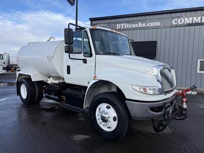 International DuraStar 4300 2000 Gallon Water Truck - Cummins 200HP, 5 Speed Automatic