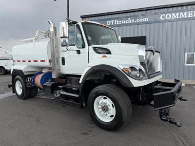 International WorkStar 7600 20000 Gallon Water Truck - Cummins, 6 Speed Automatic