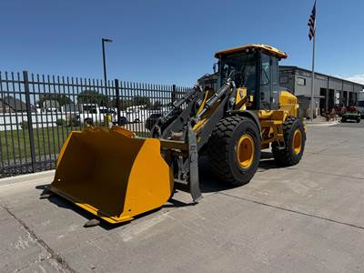 John Deere 524L Wheel Loader