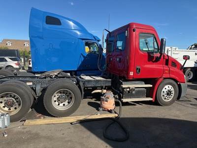 Freightliner CASCADIA 113 Day Cab Truck - Detroit, Automatic