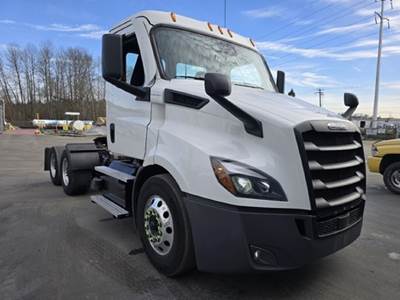 Freightliner CASCADIA 116 Day Cab Truck - Detroit 450HP, Automatic