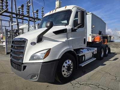 Freightliner CASCADIA 116 Day Cab Truck - Detroit 450HP, Automatic