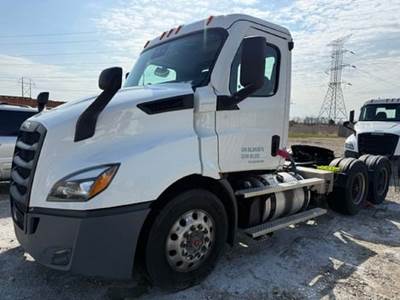 Freightliner CASCADIA 116 Day Cab Truck - Detroit 450HP, Automatic