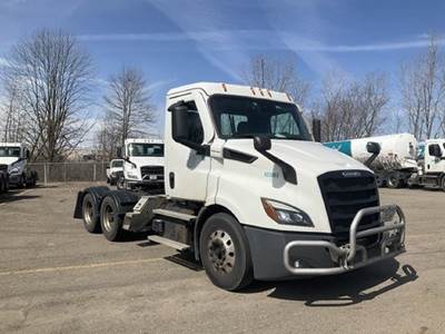 Freightliner CASCADIA 116 Day Cab Truck - Detroit 450HP, Automatic