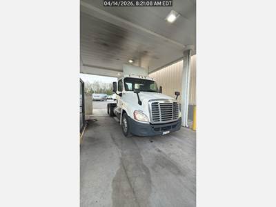 Freightliner Cascadia Day Cab Truck - Detroit 450HP