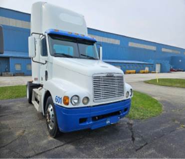Freightliner C120 Single Axle Day Cab Truck - Cat 408HP, 10 Speed Manual