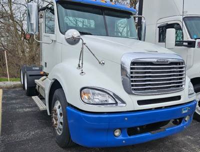 Freightliner Columbia Day Cab Truck - Detroit, 10 Speed Manual