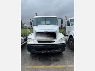 Freightliner Columbia Day Cab Truck - Cat 350HP