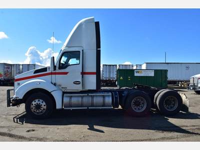 Kenworth T880 Day Cab Truck - Cummins 450HP, Automatic