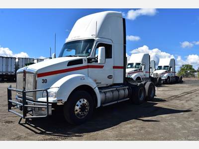 Kenworth T880 Day Cab Truck - Cummins 450HP, Automatic