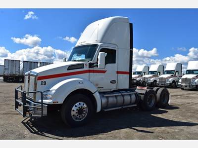Kenworth T880 Day Cab Truck - Cummins 450HP, Automatic