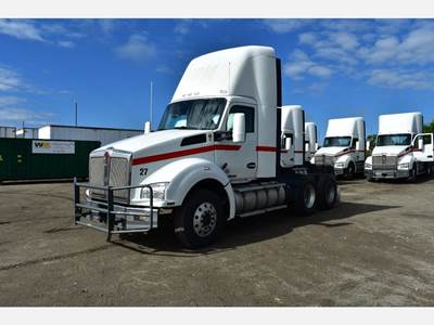 Kenworth T880 Day Cab Truck - Cummins 450HP, Automatic