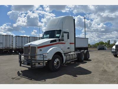 Kenworth T880 Day Cab Truck - Cummins 450HP, Automatic