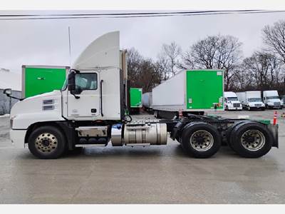Mack Anthem AN64T Day Cab Truck - MP8-415E 415HP, Automatic