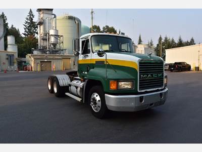 Mack CH613 Day Cab Truck - E7, 10 Speed Manual