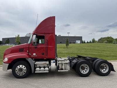Mack CXU613 Day Cab Truck - MP7 395HP, 10 Speed Manual