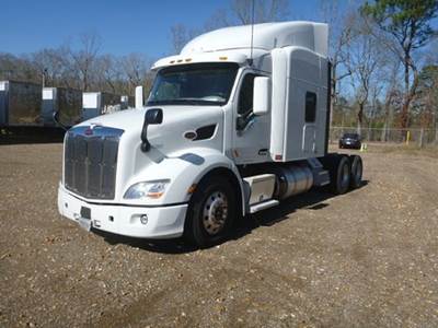 Peterbilt 579 Day Cab Truck - Cummins 450HP, 10 Speed Manual