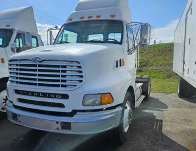 Sterling A9500 Single Axle Day Cab Truck - Detroit