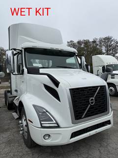 Volvo VNR64T300 Day Cab Truck - D11 425HP