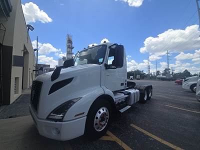 Volvo VNR64T300 Day Cab Truck - D13 405HP