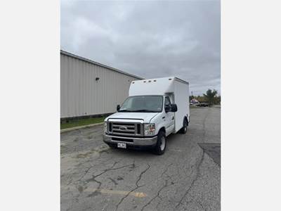 Ford E350 1 ft Box Truck - Automatic