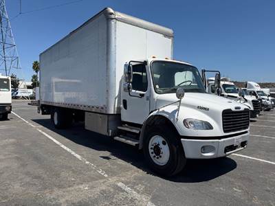 Freightliner M2-106 26 ft Box Truck - 260HP, Automatic
