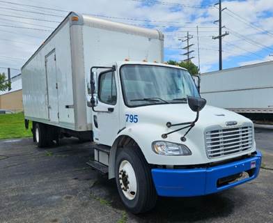 Freightliner M2 24 ft Box Truck - Automatic