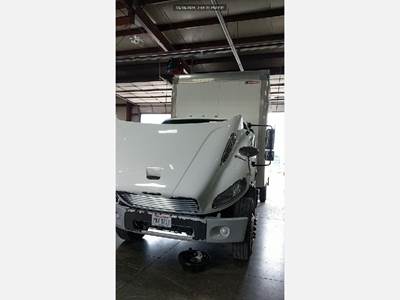 Freightliner M2 26 ft Box Truck