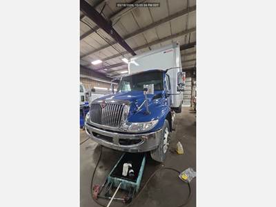 International MV 24 ft Box Truck