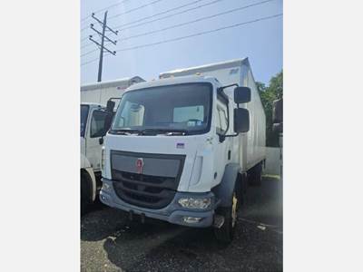 Kenworth K370 26 ft Box Truck - 200HP