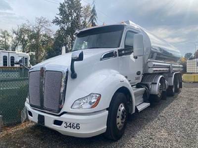 Kenworth T680 Gasoline / Fuel Truck - Paccar 430HP, Automatic