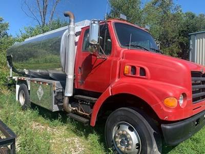 Sterling L7500 Gasoline / Fuel Truck - Cat 225HP