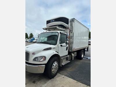 Freightliner M2 106 16 ft Refrigerated Truck - Automatic, Carrier
