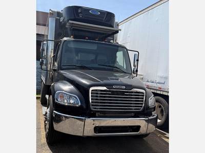 Freightliner M2 106 14 ft Refrigerated Truck - 220HP, Automatic, Carrier