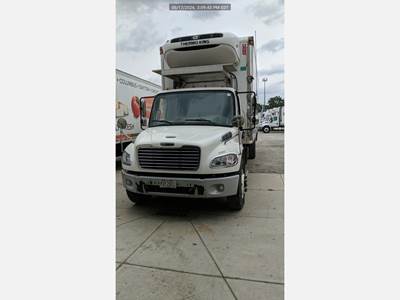 Freightliner M2 24 ft Refrigerated Truck - Thermoking