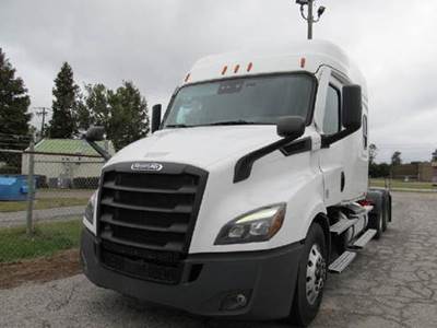 Freightliner Cascadia 116 Sleeper Semi Truck - 72" Mid Roof, Detroit 450HP, Automatic