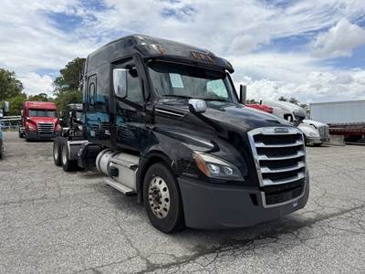 Freightliner Cascadia 126 Sleeper Semi Truck - 72" Mid Roof, Detroit 455HP, Automatic