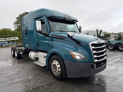 Freightliner Cascadia 126 Sleeper Semi Truck - 72" Mid Roof, Detroit 455HP, Automatic