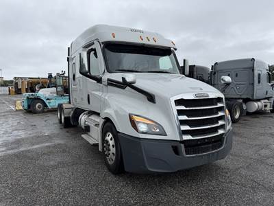 Freightliner Cascadia 126 Sleeper Semi Truck - 72" Mid Roof, Detroit 455HP, Automatic