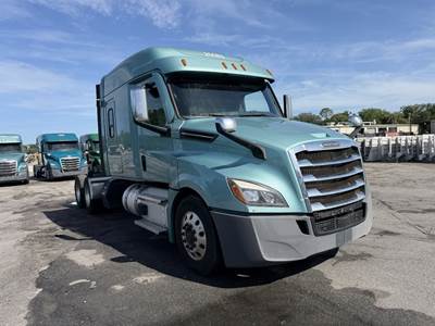 Freightliner Cascadia 126 Sleeper Semi Truck - 72" Mid Roof, Detroit 455HP, Automatic
