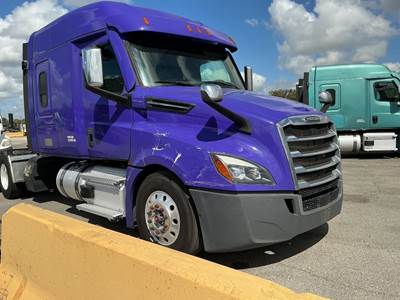 Freightliner Cascadia Sleeper Semi Truck - 72" Mid Roof, Detroit 455HP, Automatic