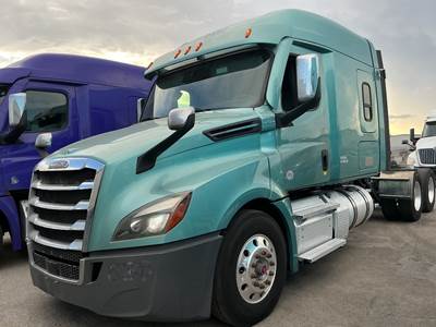 Freightliner Cascadia Sleeper Semi Truck - 72" Mid Roof, Detroit 455HP, Automatic