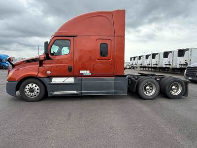 Freightliner Cascadia Sleeper Semi Truck - 76" Raised Roof, Detroit 400HP, Automatic