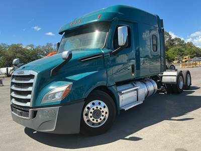 Freightliner Cascadia Sleeper Semi Truck - 72" Mid Roof, Detroit 455HP, Automatic