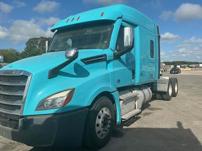 Freightliner Cascadia Sleeper Semi Truck - 72" Mid Roof, Detroit 455HP, Automatic